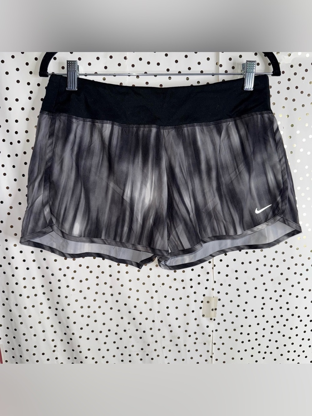 Nike Women's Black & Gray Patterned Athletic Shorts